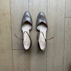 Elegant Vintage Women's Ferragamo Gray Shoes